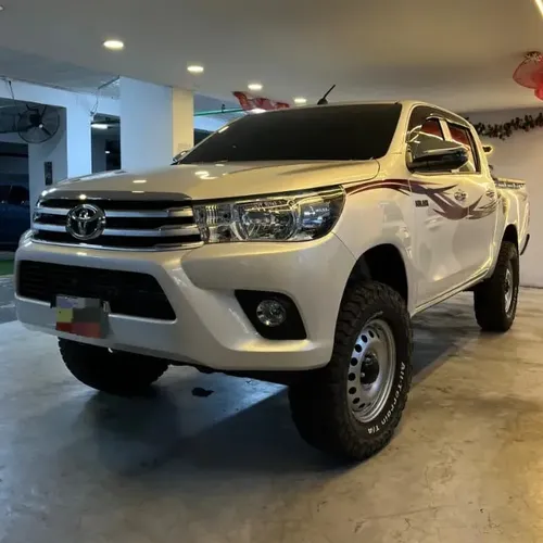 Toyota Hilux Dubai 2022 Blanco Caracas