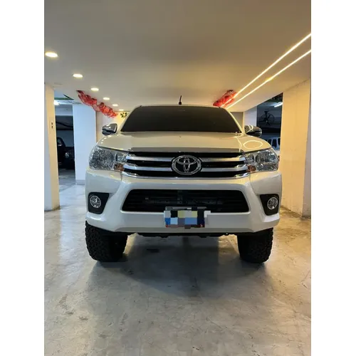 Toyota Hilux Dubai 2022 Blanco Caracas