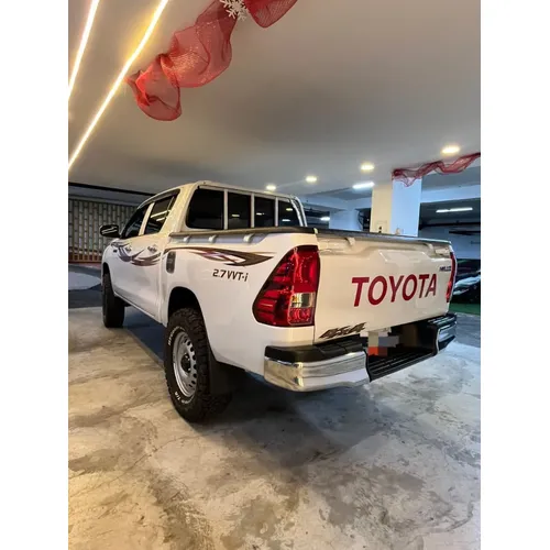 Toyota Hilux Dubai 2022 Blanco Caracas