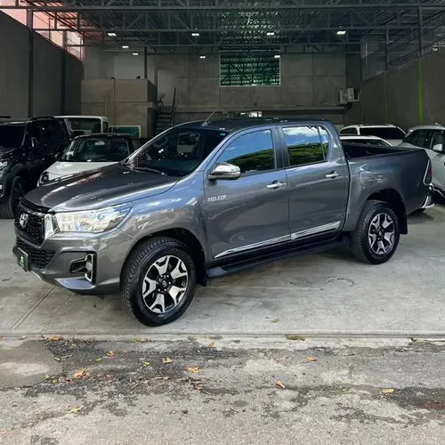Toyota Hilux SR5 2019 Gris Puerto Ordaz