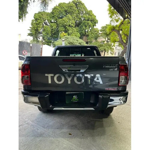 Toyota Hilux SR5 2019 Gris Puerto Ordaz