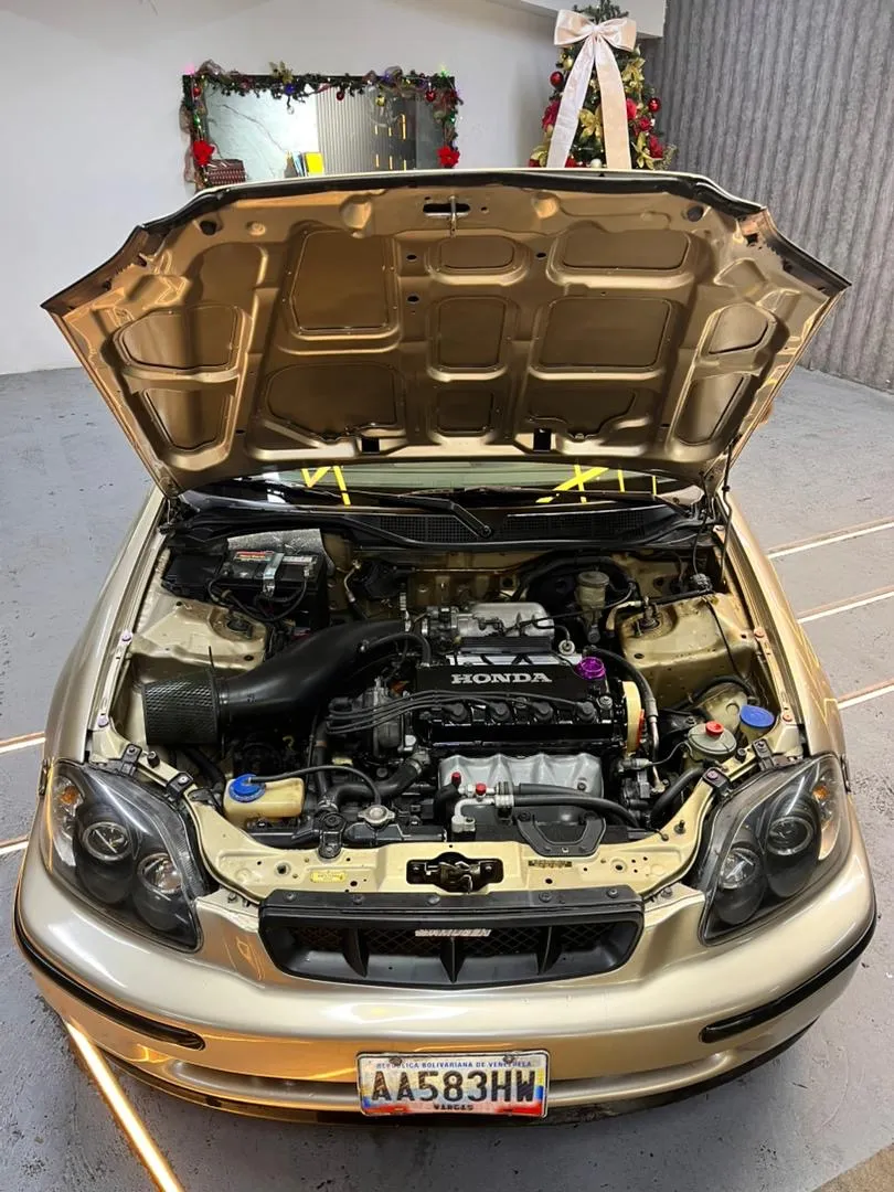 Honda Civic 1998 año 2000 dorado11