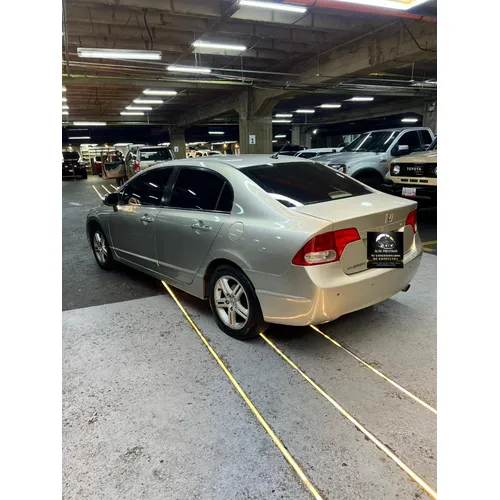 Honda Civic 2007 Plateado Caracas