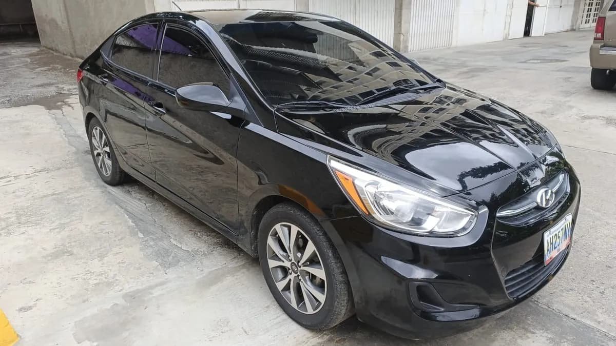 Hyundai Accent 1.6 2017 Negro