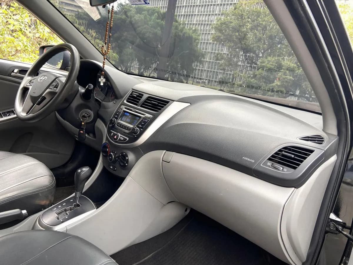 Hyundai Accent 1.6 Automático 2017 Negro