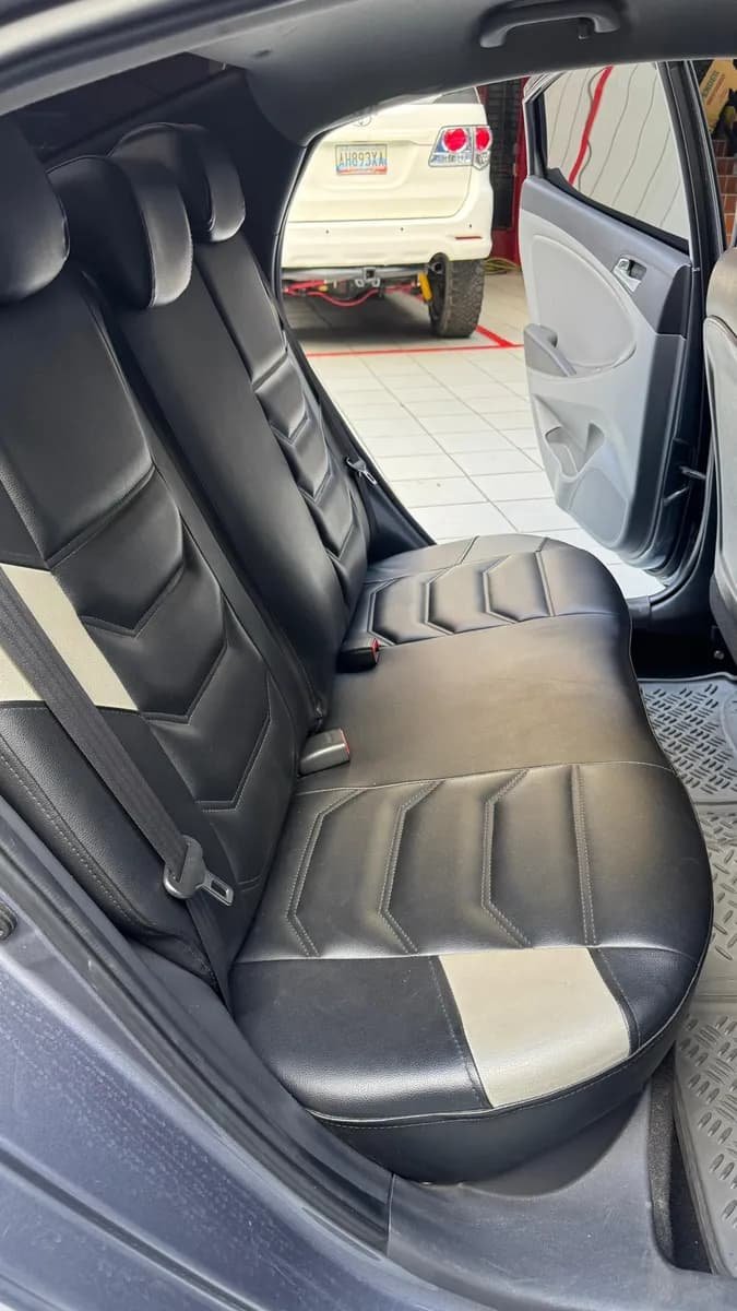 Hyundai Accent Sedán 2017 Gris
