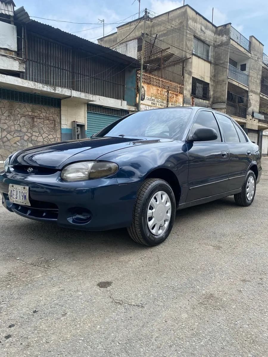 Hyundai Accent Sincrónico 2003 Azul