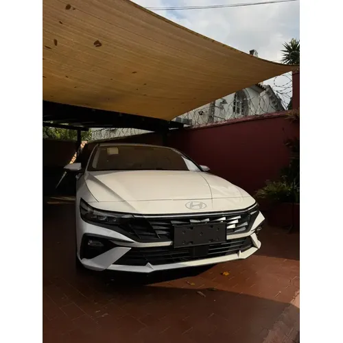 Hyundai Elantra 2025 Blanco Caracas