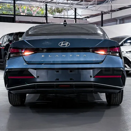 Hyundai Elantra 2025 Azul Caracas