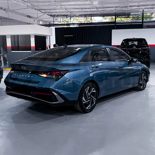 Hyundai Elantra 2025 Azul Caracas