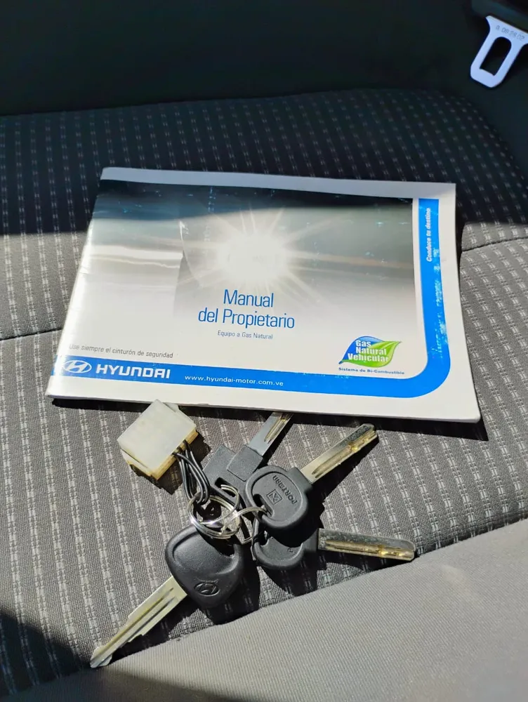Hyundai Elantra 2012 Gris Maracay