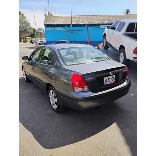Hyundai Elantra 2012 Gris Girardot