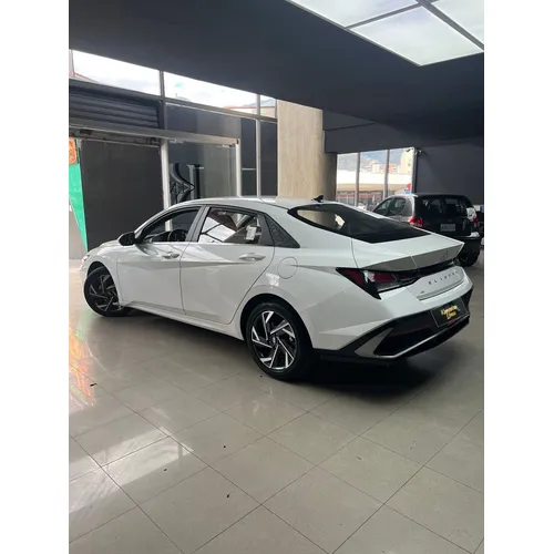 Hyundai Elantra 2025 Blanco Caracas