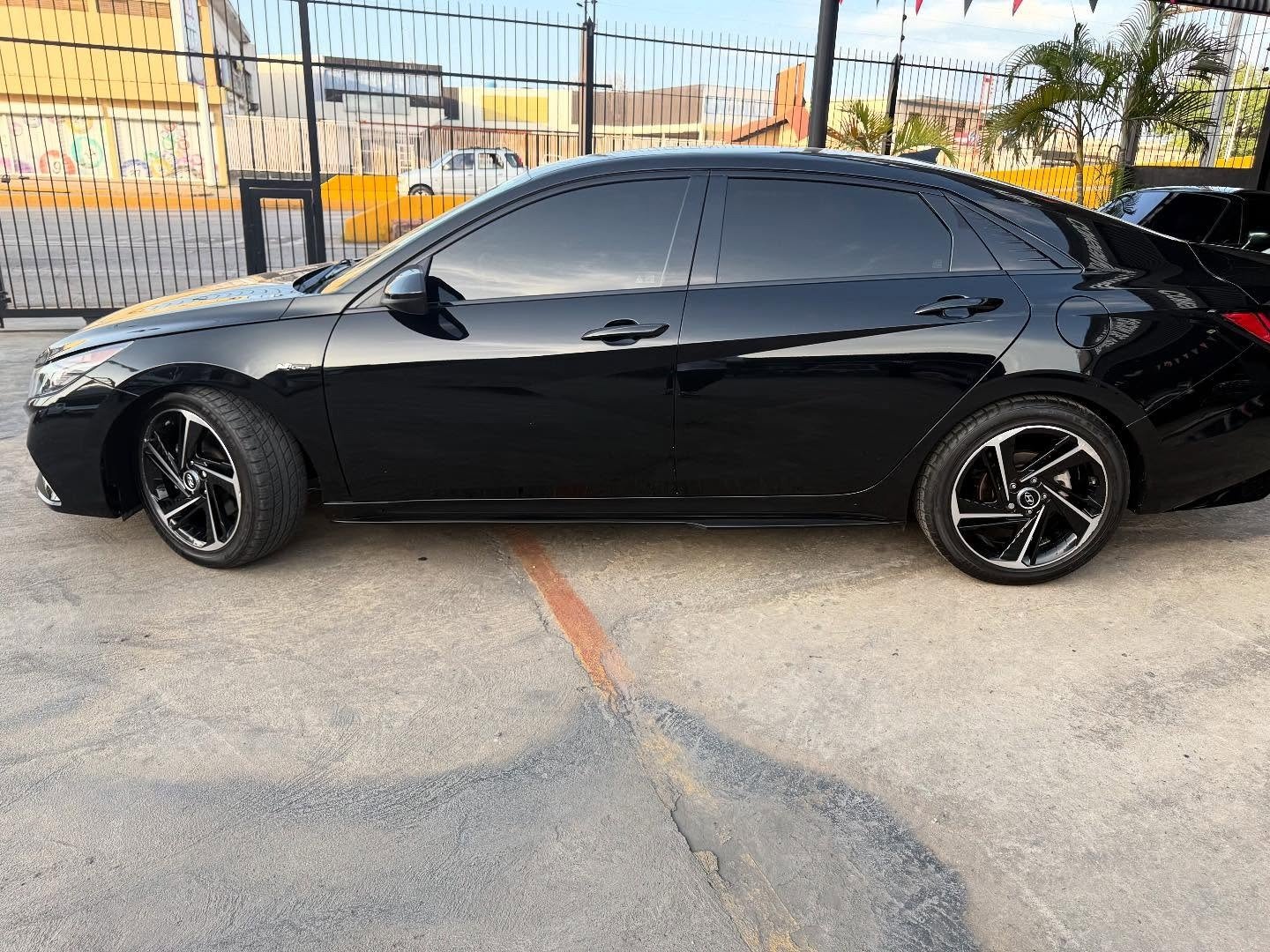 Hyundai Elantra 2024 Negro Cumaná
