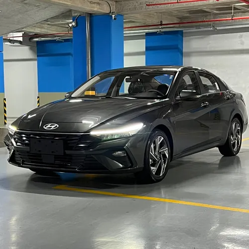 Hyundai Elantra 2025 Gris Caracas