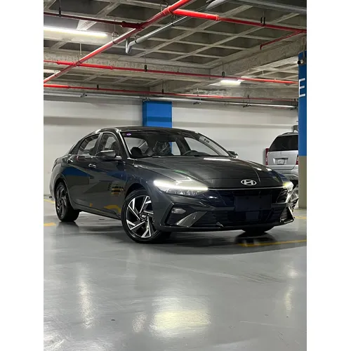 Hyundai Elantra 2025 Gris Caracas