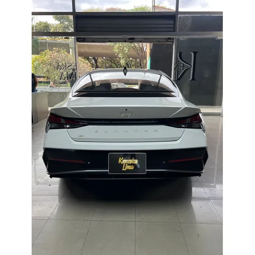 Hyundai Elantra 2025 Blanco Caracas