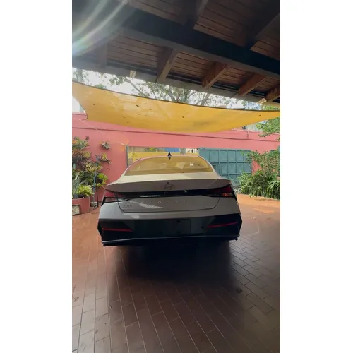 Hyundai Elantra 2025 Blanco Caracas