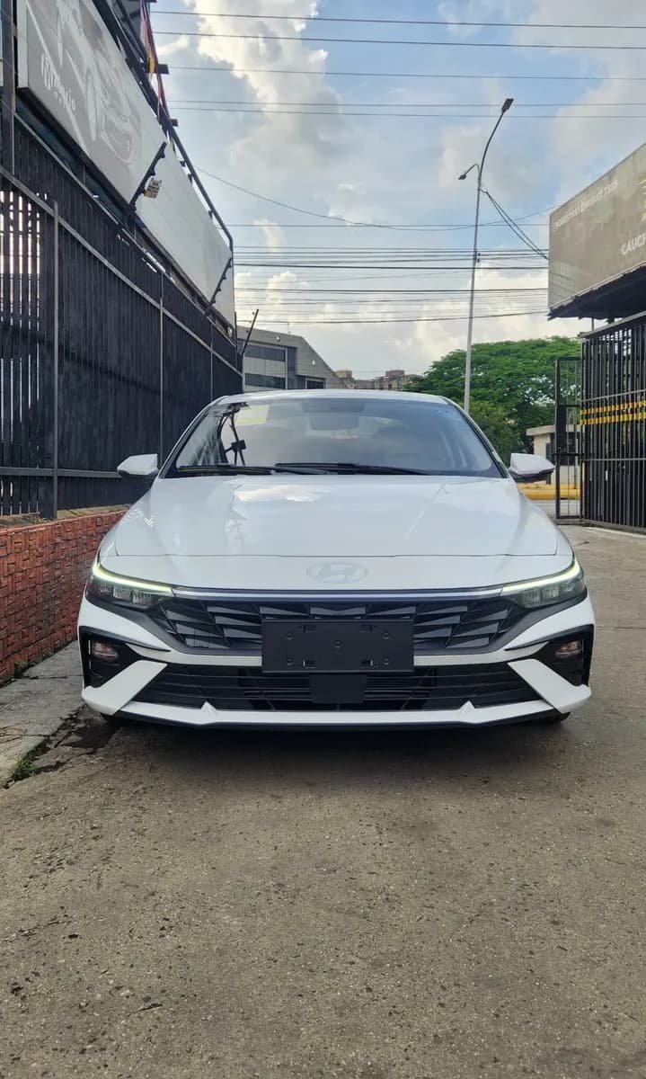 Hyundai Elantra Automático 2025 0 Km Blanco