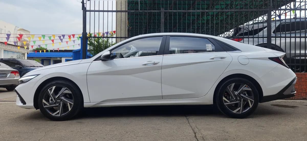 Hyundai Elantra Automático 2025 0 Km Blanco