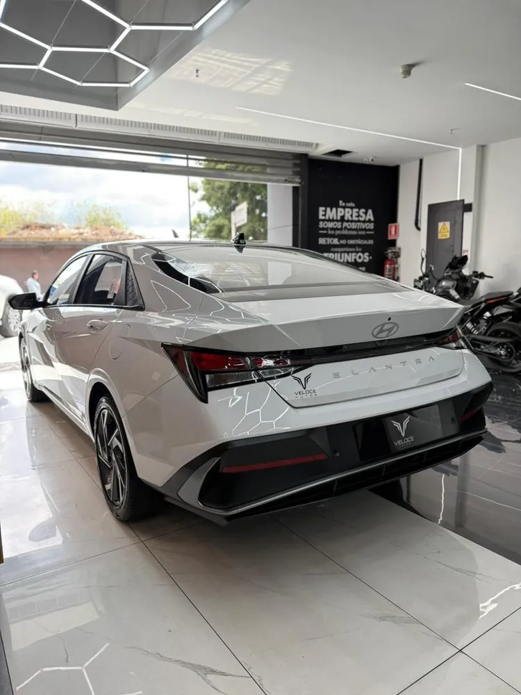 Hyundai Elantra GLX 2025 Blanco Caracas