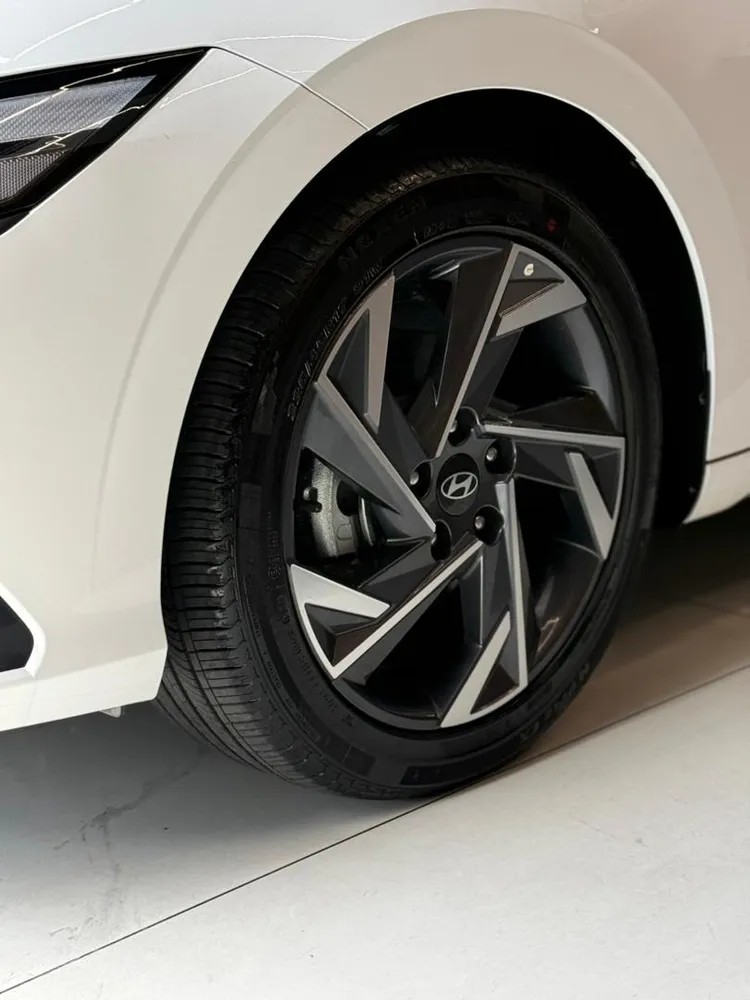 Hyundai Elantra GLX 2025 Blanco Caracas