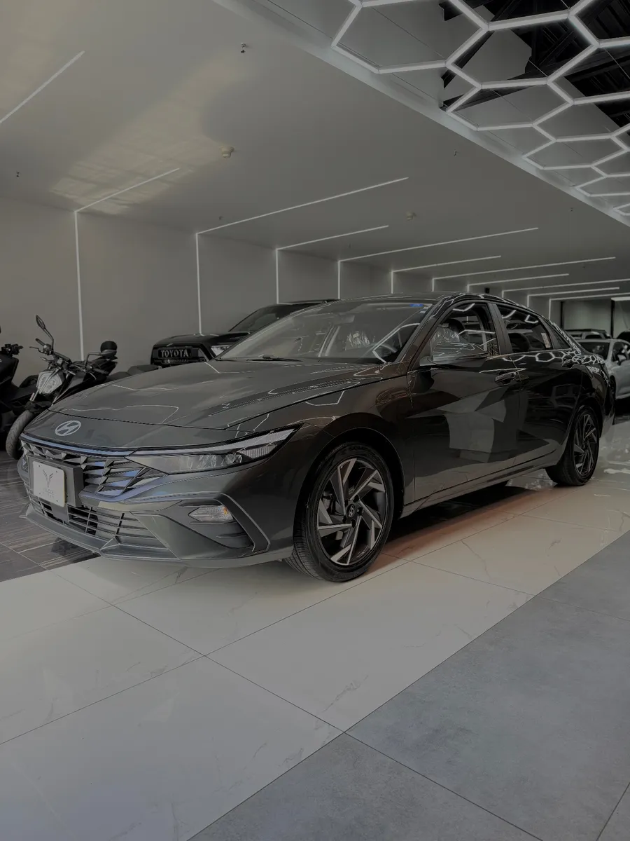 Hyundai Elantra GLX 2025 Gris Caracas