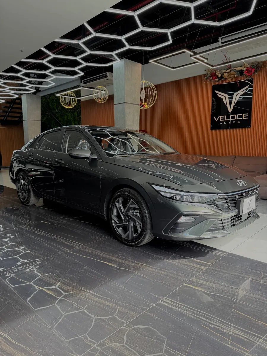 Hyundai Elantra GLX 2025 Gris Caracas