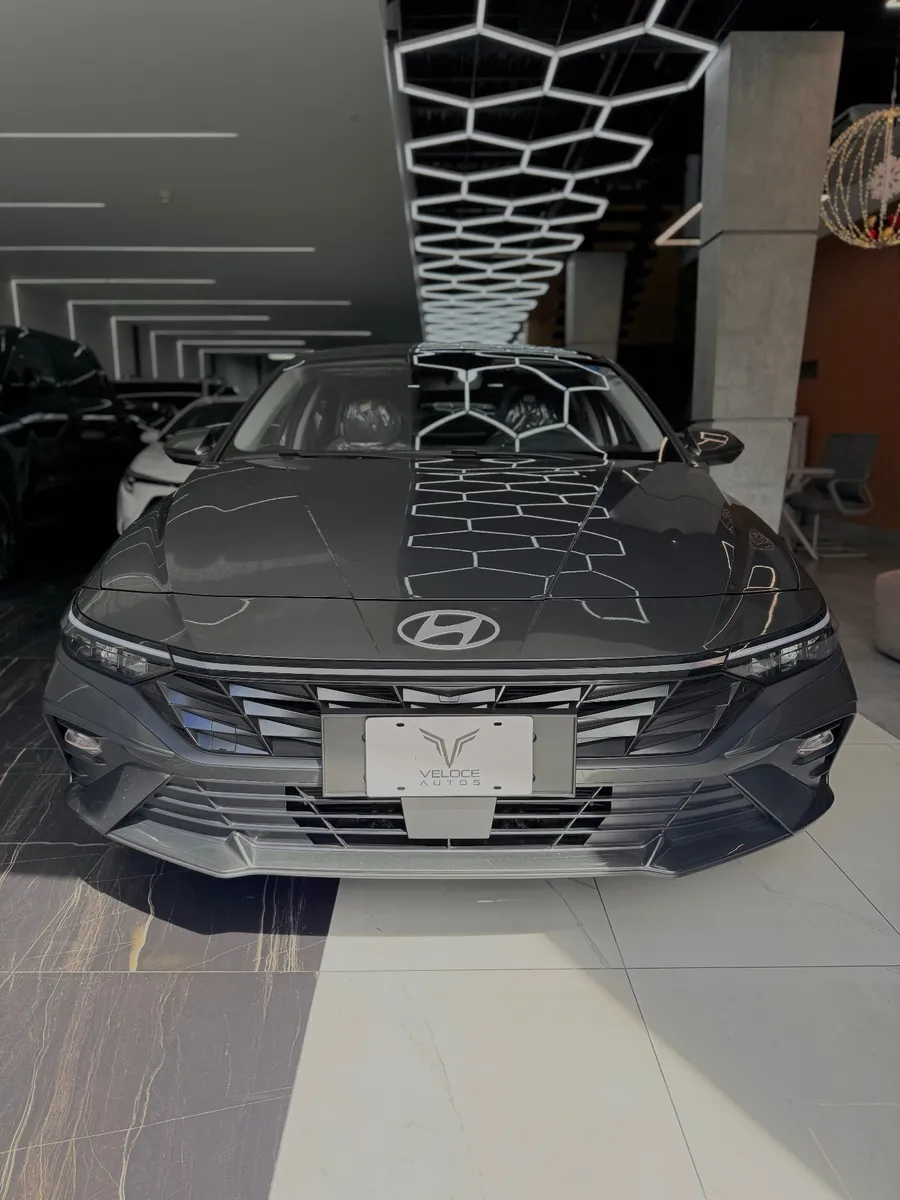 Hyundai Elantra GLX 2025 Gris Caracas
