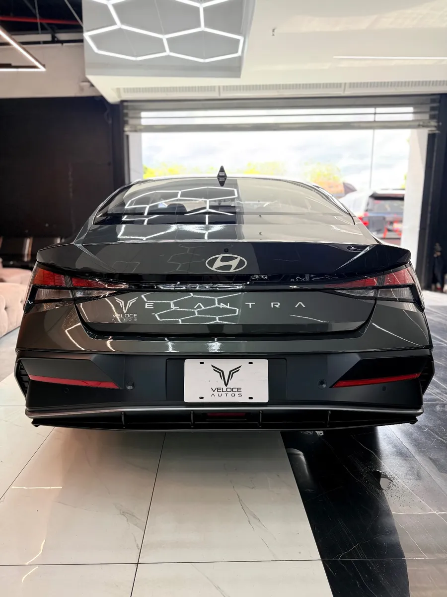 Hyundai Elantra GLX 2025 Gris Caracas