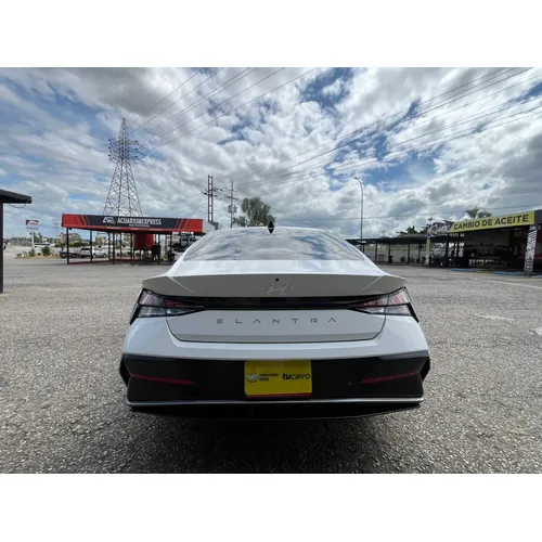 Hyundai Elantra 2025 Blanco Valencia
