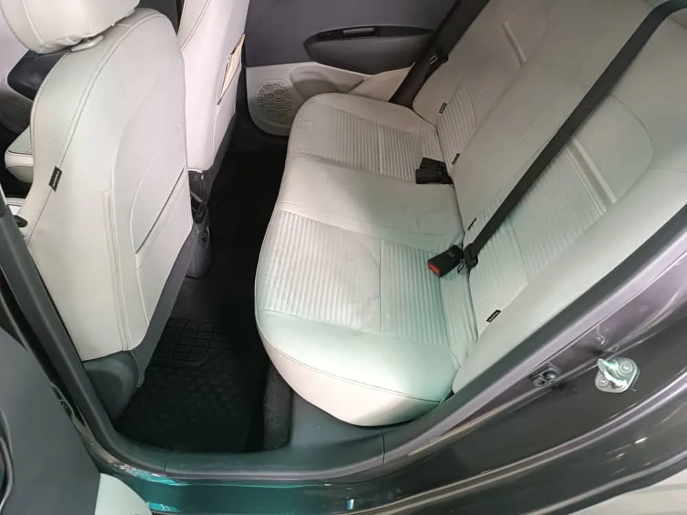 Hyundai Grand i10 2024 Gris Caracas