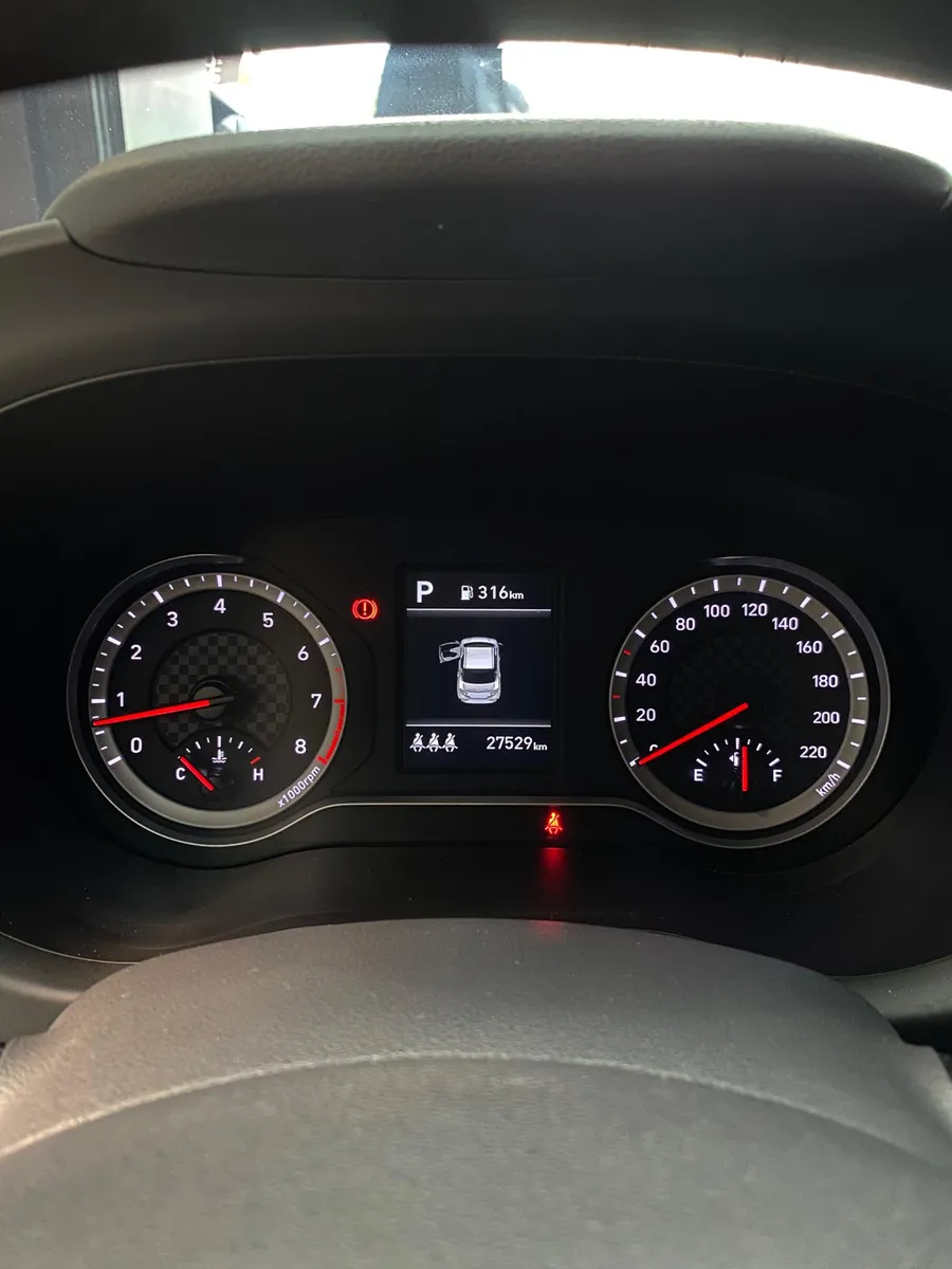 Hyundai Grand I10 Gls 2024 blanco8