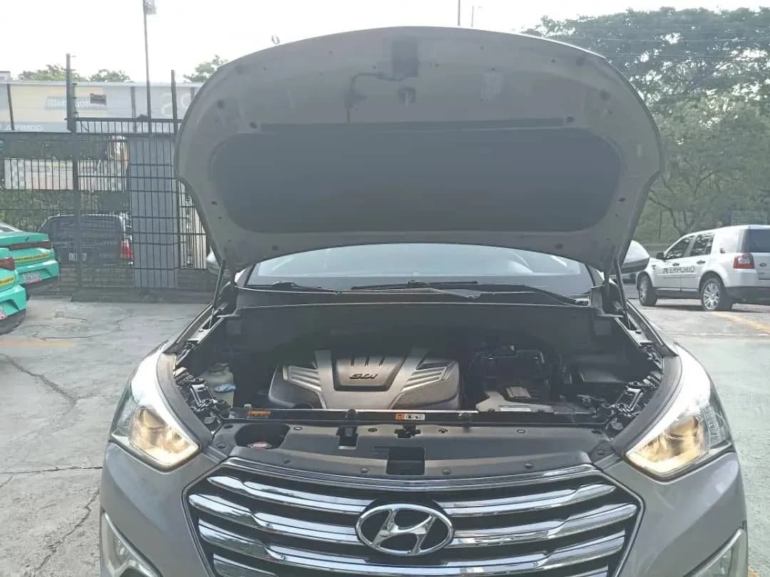 Hyundai Santa Fe Gris Modelo 2016