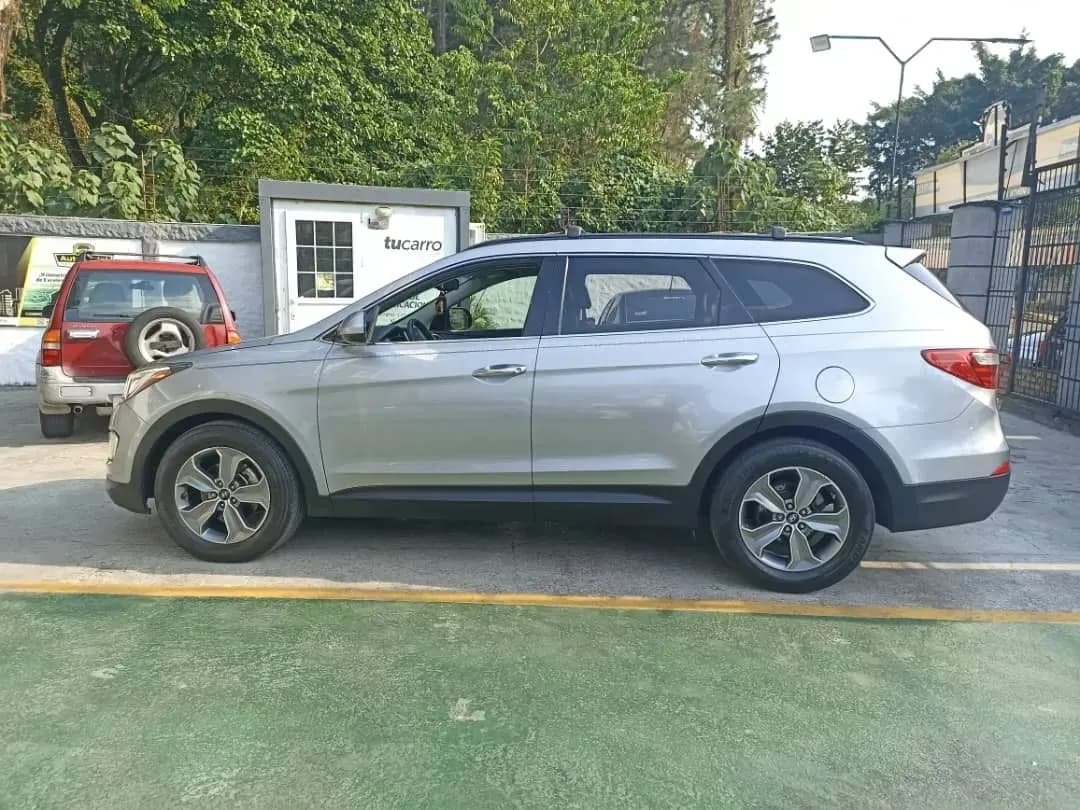 Hyundai Santa Fe Gris Modelo 2016