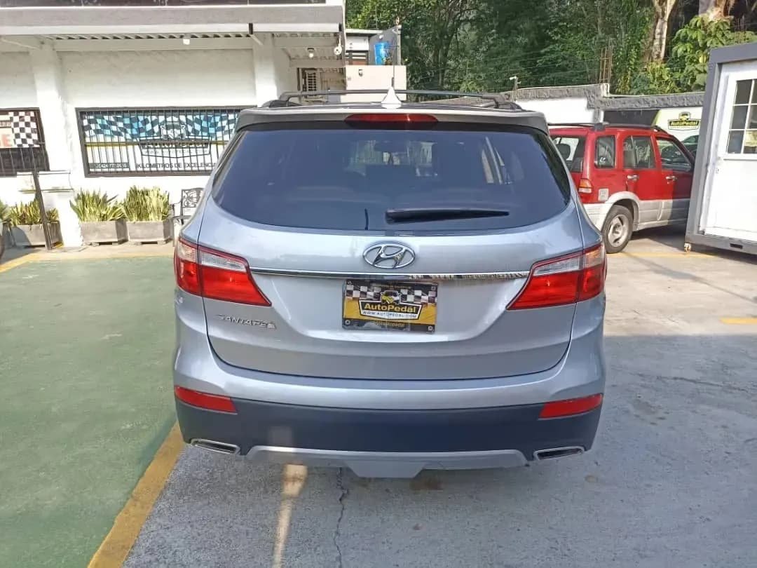 Hyundai Santa Fe Gris Modelo 2016