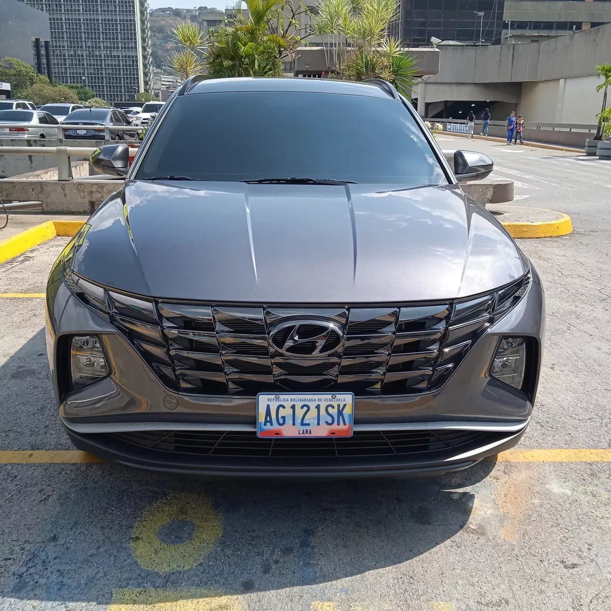 Hyundai Tucson Gris Modelo 2022