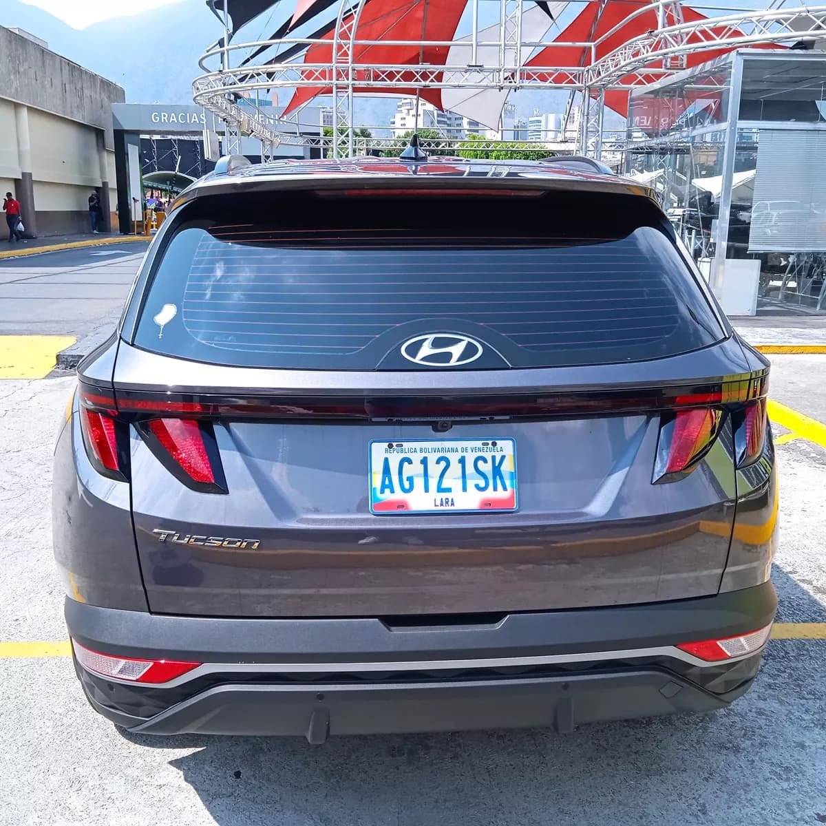 Hyundai Tucson Gris Modelo 2022