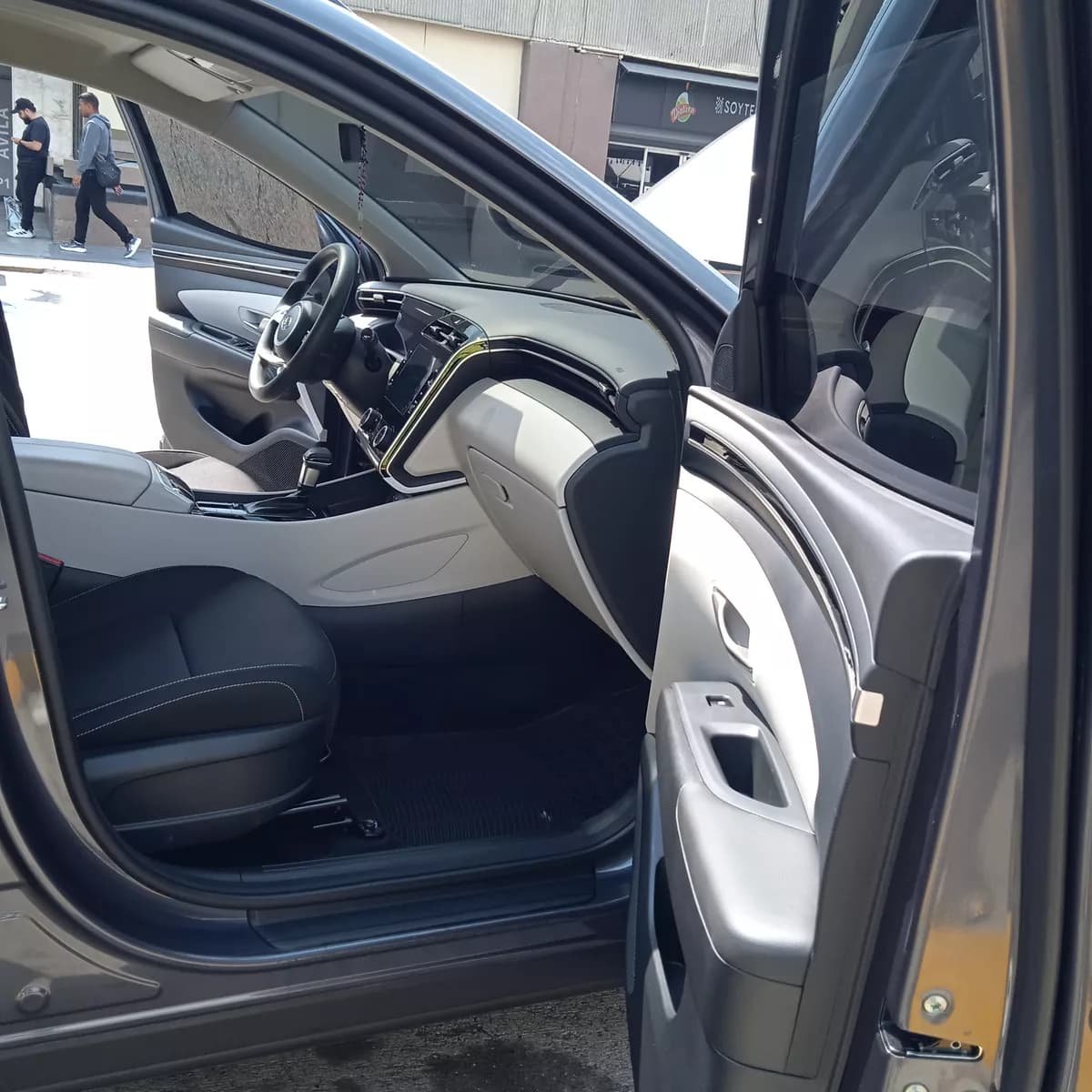 Hyundai Tucson Gris Modelo 2022