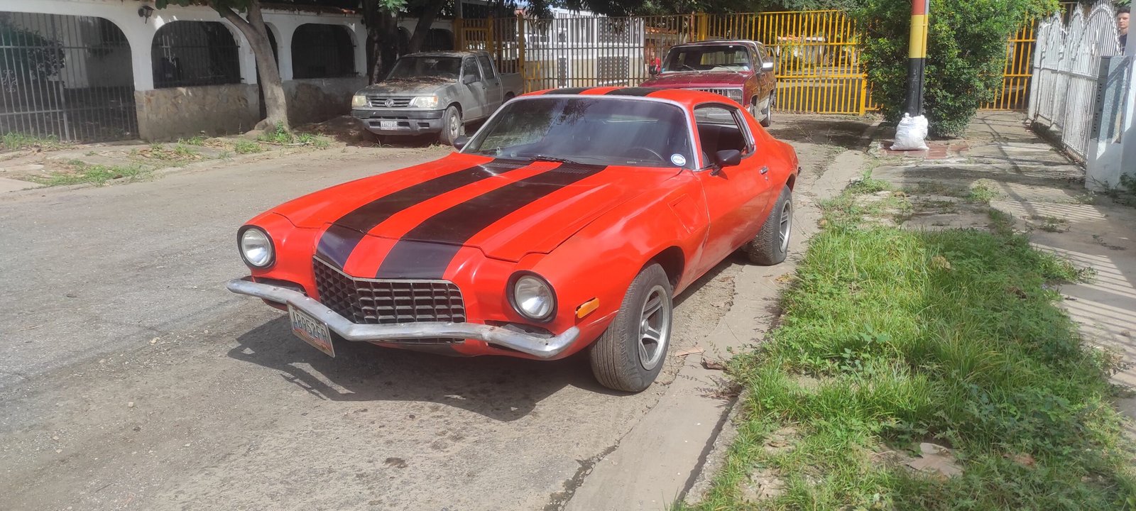 Se vende Camaro 1975