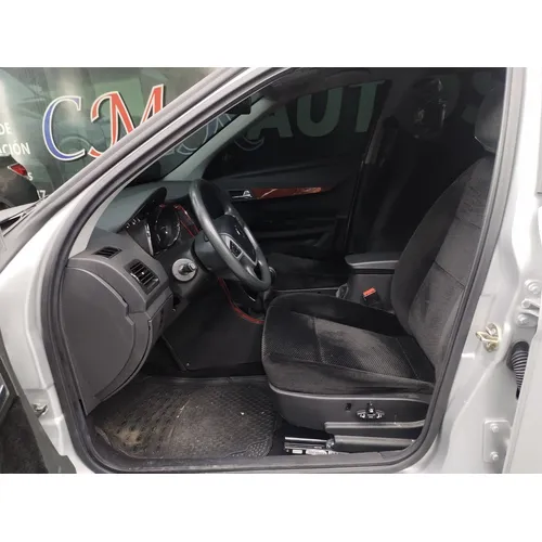 Ikco Dena+ 2023 Plateado Caracas