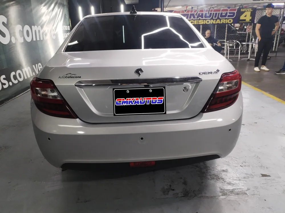 Ikco Dena MT 2023 Plateado Caracas