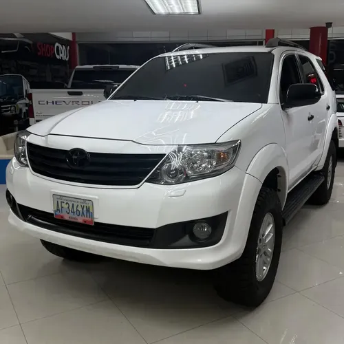 Toyota Fortuner SR 2015 Blanco Caracas