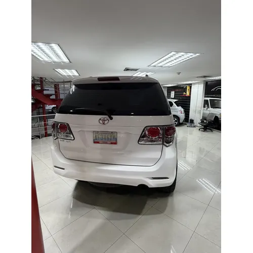 Toyota Fortuner SR 2015 Blanco Caracas