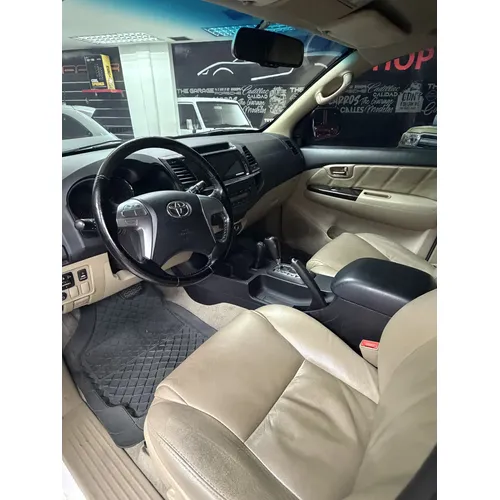 Toyota Fortuner SR 2015 Blanco Caracas