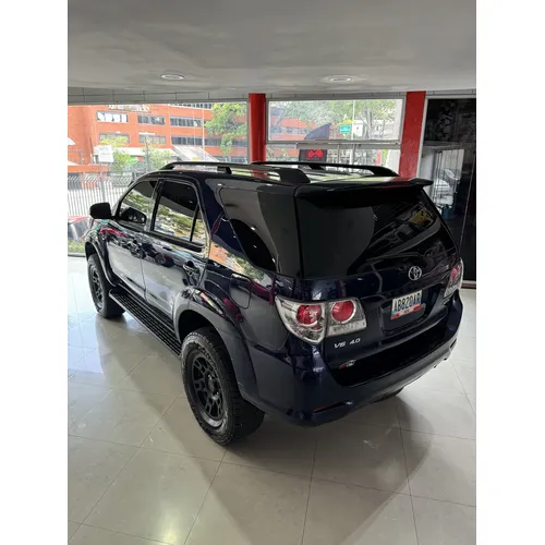 Toyota Fortuner SR 2012 Azul Caracas