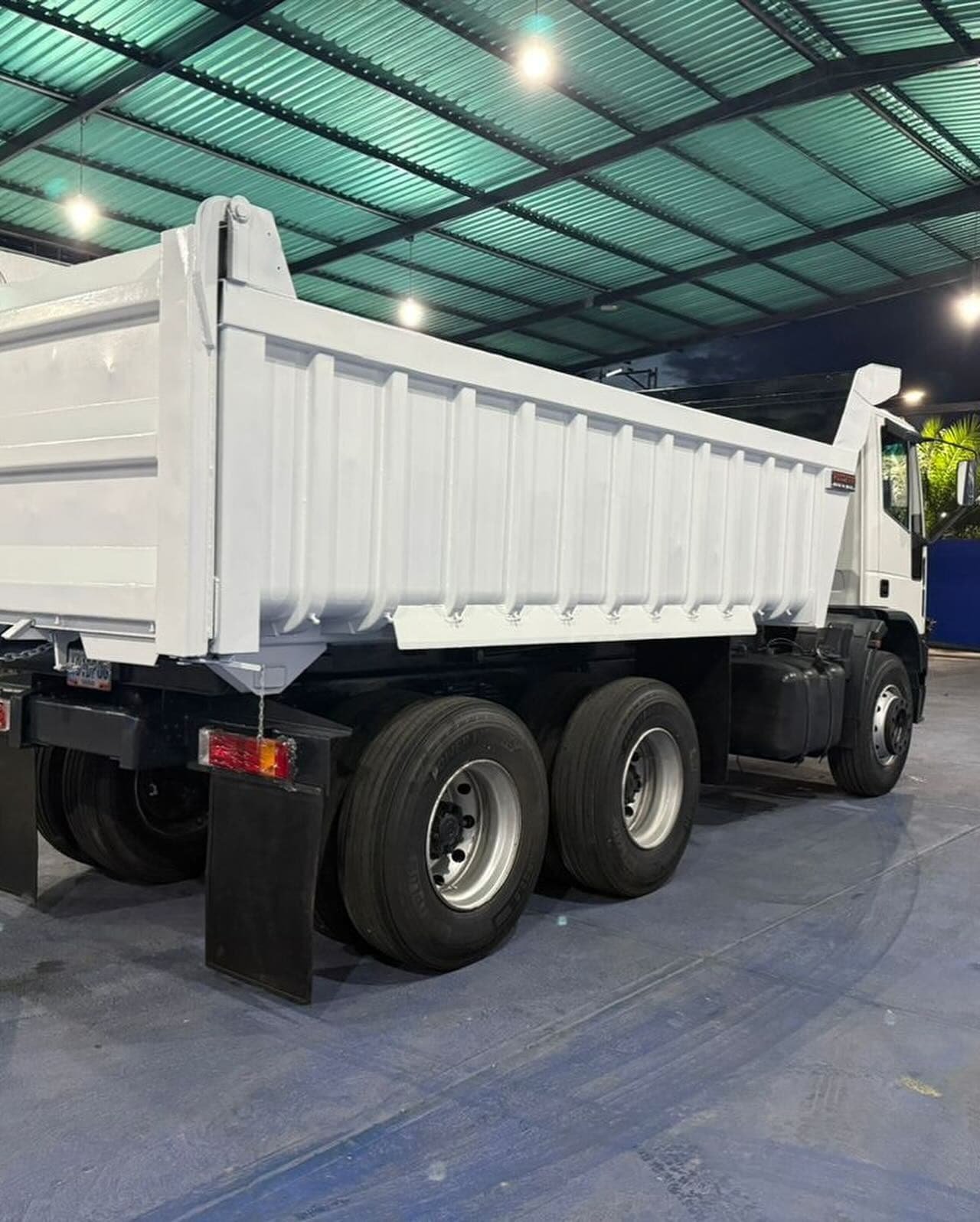 Iveco Eurocargo 260 modelo 2013 Blanco