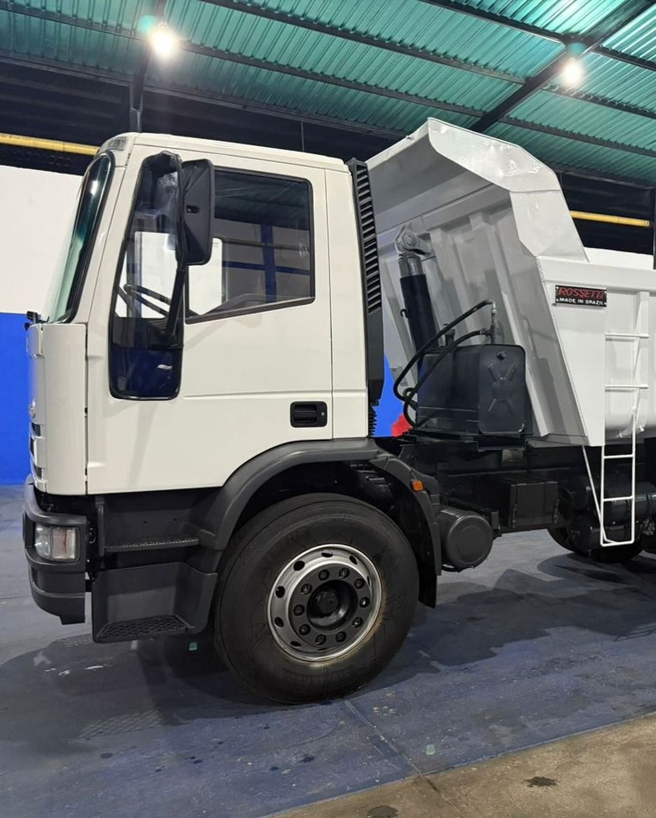 Iveco Eurocargo 260 modelo 2013 Blanco