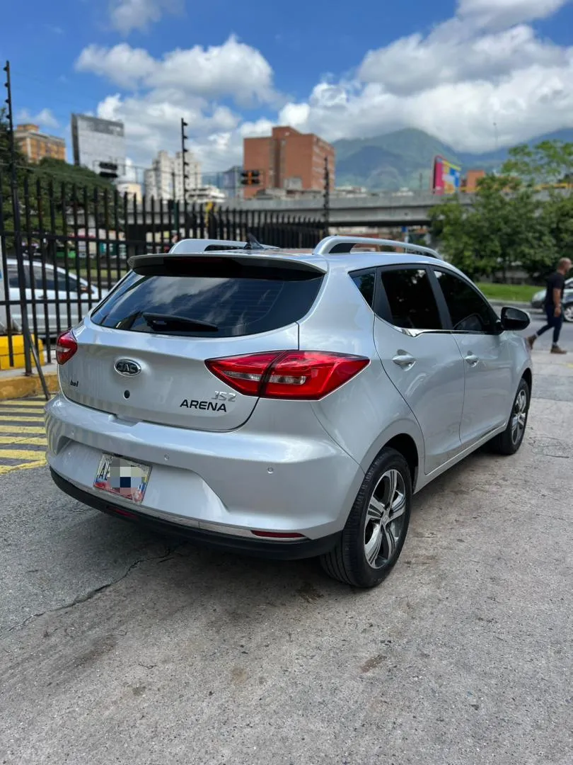 JAC Arena 2025 Plateado Caracas