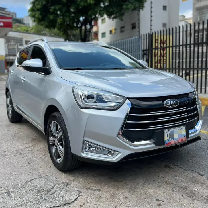 JAC Arena 2025 Plateado Caracas